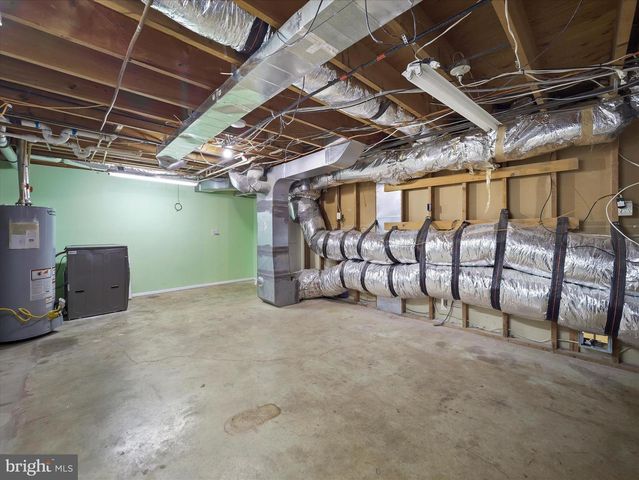 1056 VALLEYBROOK DR, Hagerstown, MD 21742