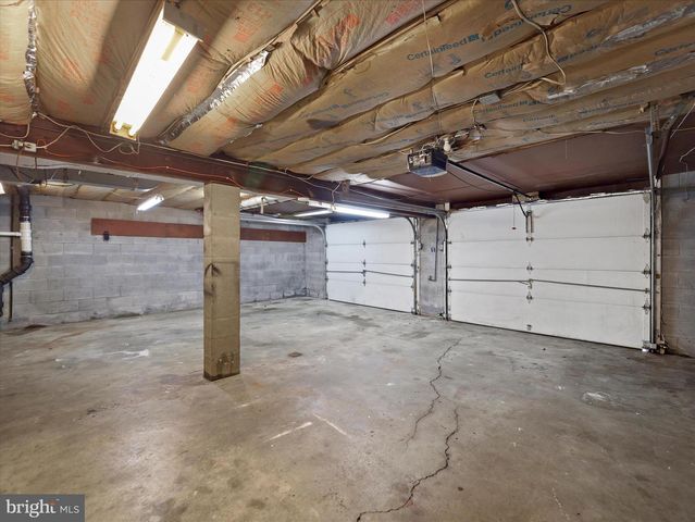 1056 VALLEYBROOK DR, Hagerstown, MD 21742