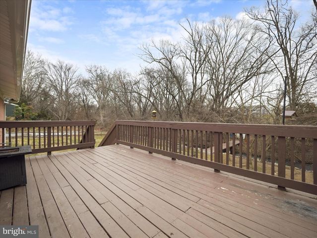 1056 VALLEYBROOK DR, Hagerstown, MD 21742