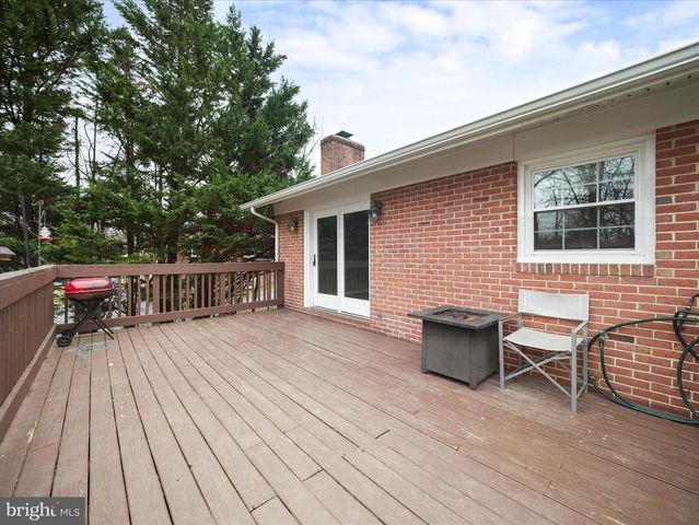 1056 VALLEYBROOK DR, Hagerstown, MD 21742