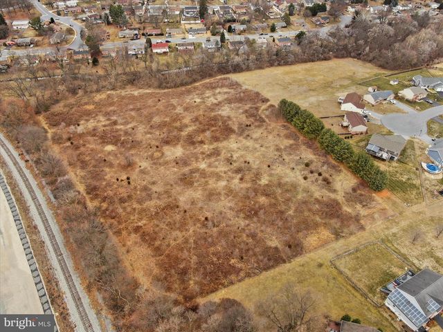 1056 VALLEYBROOK DR, Hagerstown, MD 21742