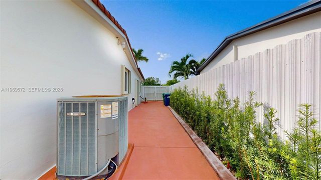 9331 SW 57th Ter, Miami, FL 33173