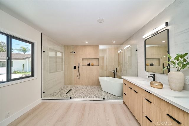 18321 Kinzie St, Northridge, CA 91325
