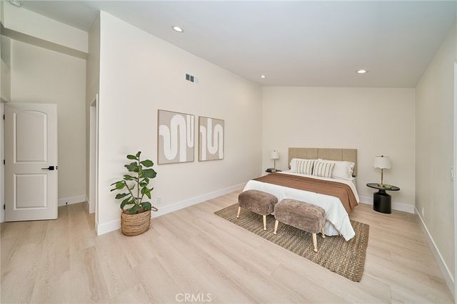 18321 Kinzie St, Northridge, CA 91325