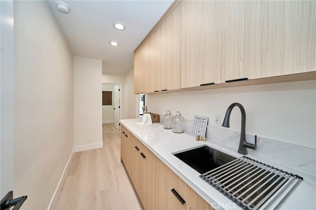 18321 Kinzie St, Northridge, CA 91325