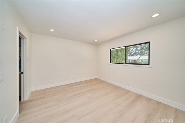 18321 Kinzie St, Northridge, CA 91325