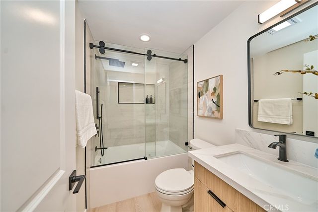 18321 Kinzie St, Northridge, CA 91325