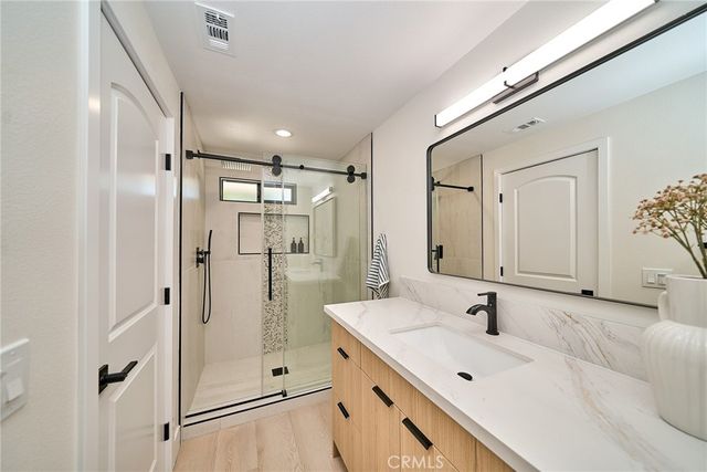 18321 Kinzie St, Northridge, CA 91325