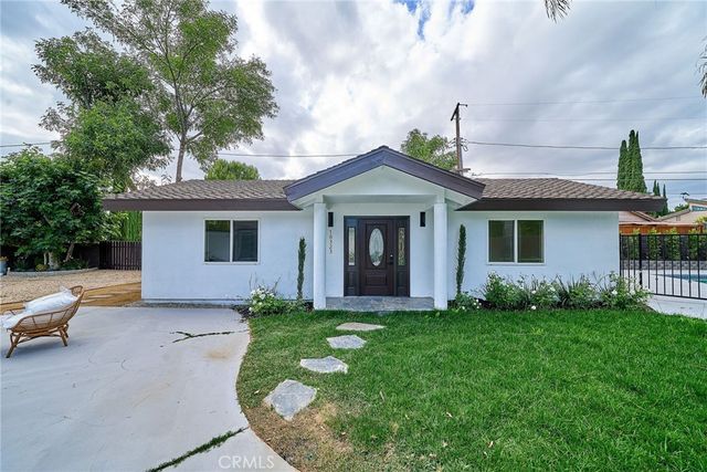 18321 Kinzie St, Northridge, CA 91325