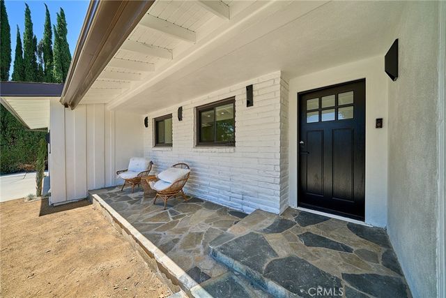 18321 Kinzie St, Northridge, CA 91325