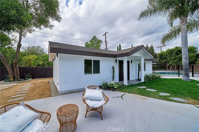 18321 Kinzie St, Northridge, CA 91325