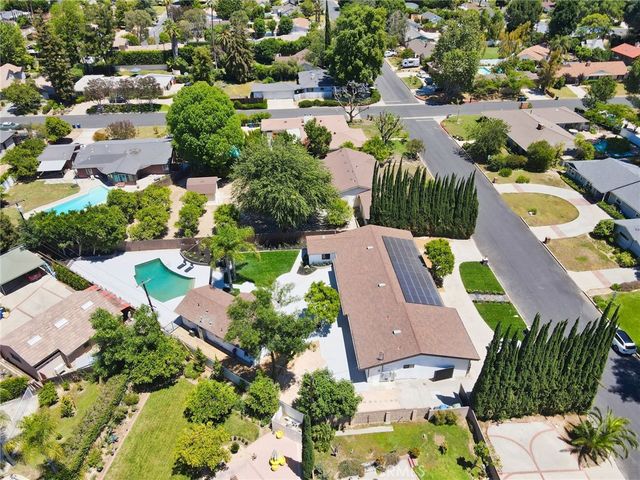 18321 Kinzie St, Northridge, CA 91325