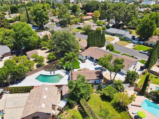 18321 Kinzie St, Northridge, CA 91325