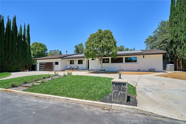 18321 Kinzie St, Northridge, CA 91325