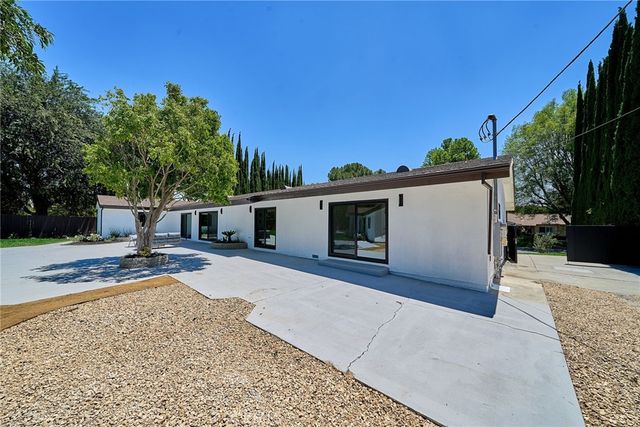18321 Kinzie St, Northridge, CA 91325