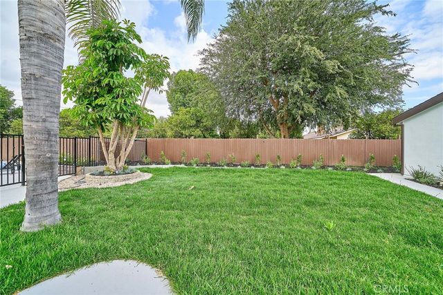 18321 Kinzie St, Northridge, CA 91325