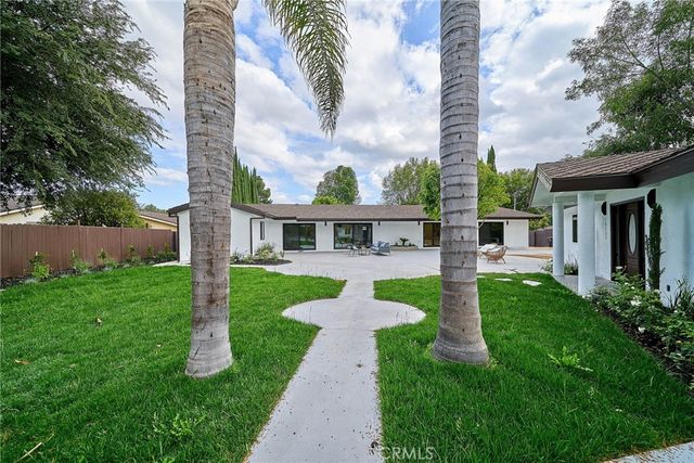 18321 Kinzie St, Northridge, CA 91325