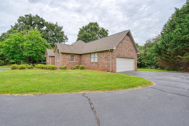 826 Mount Zion Road, Spartanburg, SC 29303