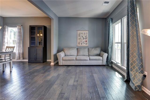 20 Pickins DR, Poquoson, VA 23662
