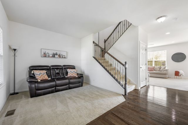 103 Chesterton Drive, Volo, IL 60020