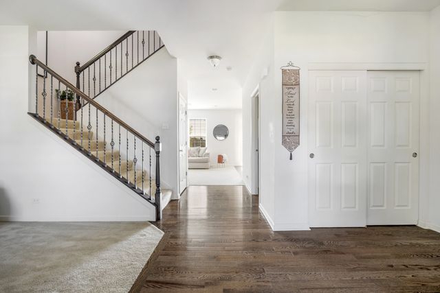 103 Chesterton Drive, Volo, IL 60020