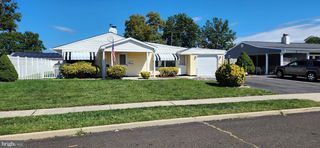 32 FREEDOM LN, Levittown, PA 19055