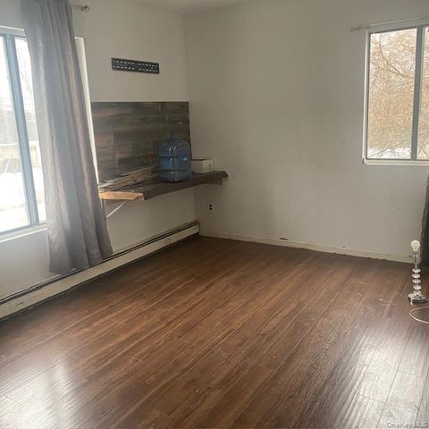 18 Windus Drive, Shirley, NY 11967