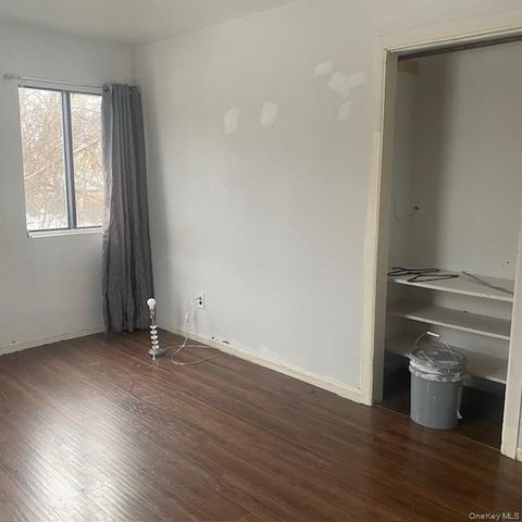 18 Windus Drive, Shirley, NY 11967