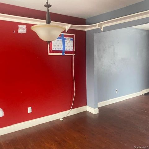 18 Windus Drive, Shirley, NY 11967