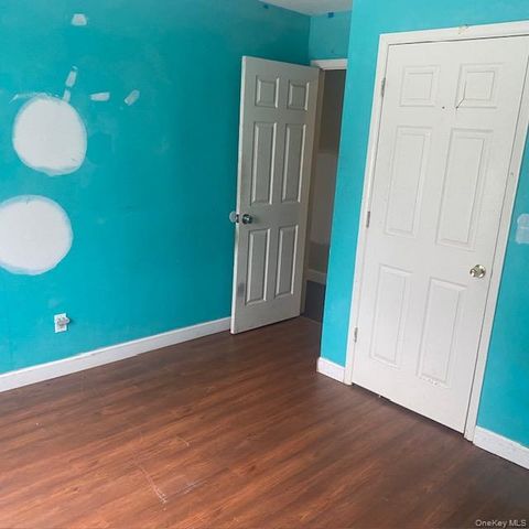 18 Windus Drive, Shirley, NY 11967