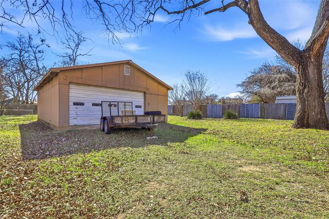 216 4th Street, Joshua, TX 76058