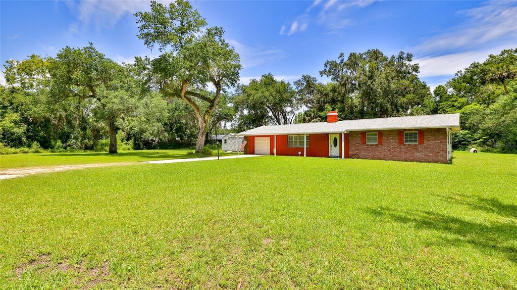 Image 5 of property listing at 585 CORBIN PARK ROAD, New Smyrna Beach, FL 32168