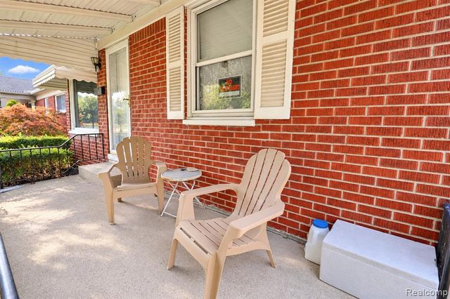 7660 Shenandoah Avenue, Allen Park, MI 48101