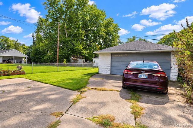 7660 Shenandoah Avenue, Allen Park, MI 48101