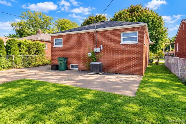 7660 Shenandoah Avenue, Allen Park, MI 48101
