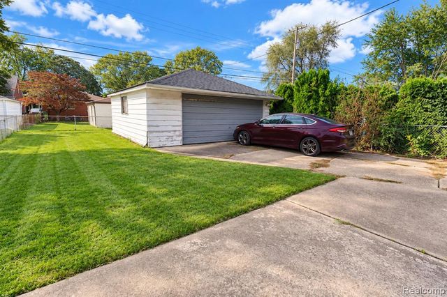 7660 Shenandoah Avenue, Allen Park, MI 48101