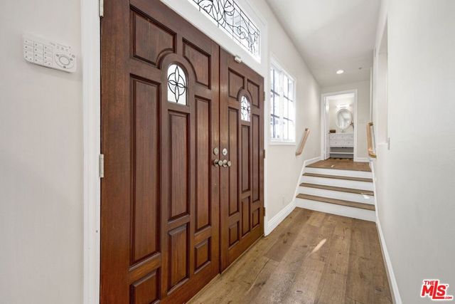 11963 Mayfield Avenue 102, Los Angeles, CA 90049