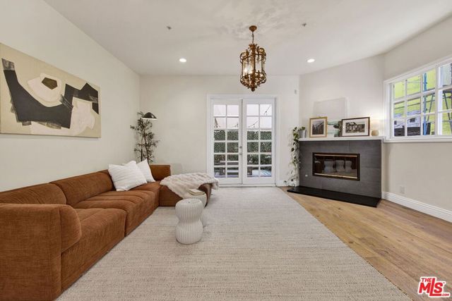 11963 Mayfield Avenue 102, Los Angeles, CA 90049