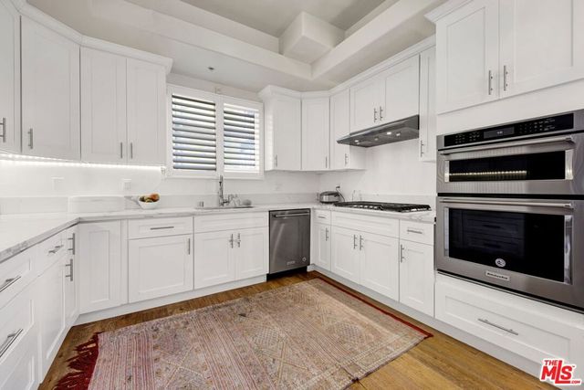 11963 Mayfield Avenue 102, Los Angeles, CA 90049