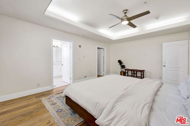 11963 Mayfield Avenue 102, Los Angeles, CA 90049