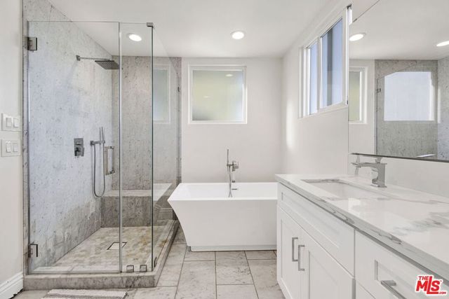 11963 Mayfield Avenue 102, Los Angeles, CA 90049