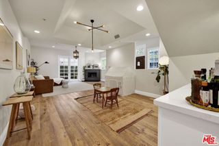 11963 Mayfield Avenue 102, Los Angeles, CA 90049