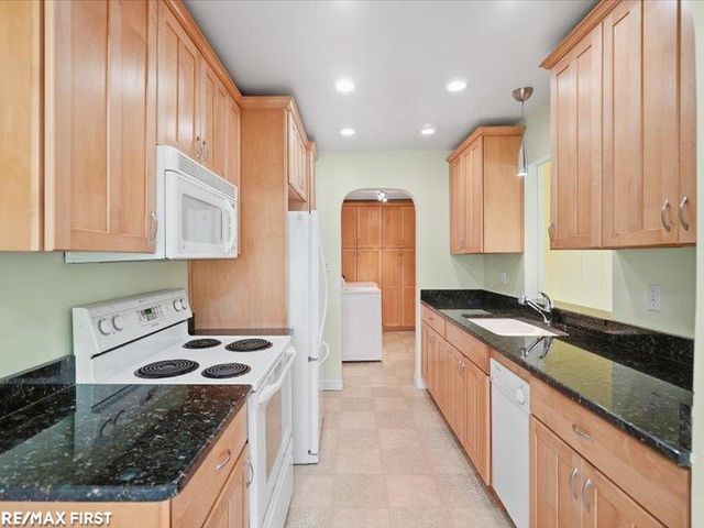 904 Ottawa Drive, Royal Oak, MI 48073