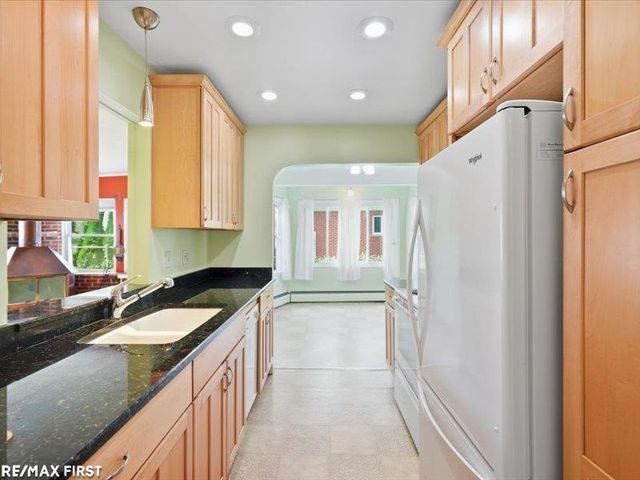904 Ottawa Drive, Royal Oak, MI 48073