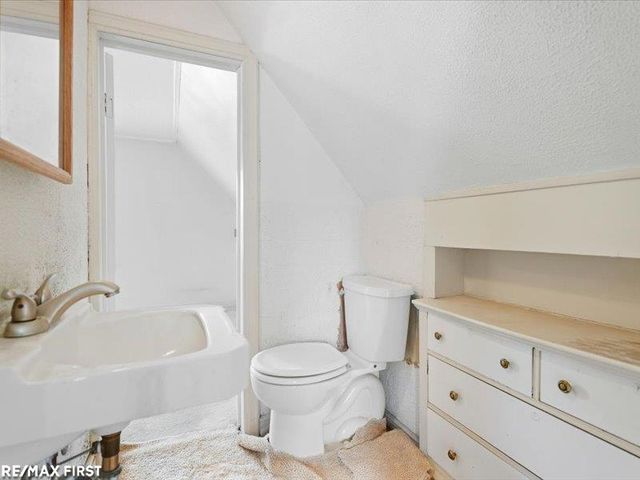 904 Ottawa Drive, Royal Oak, MI 48073