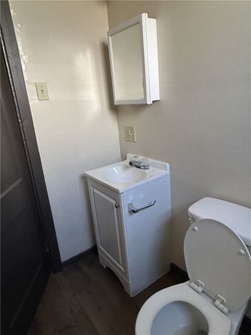 505 Broadway Ave 3, Mckees Rocks, PA 15136