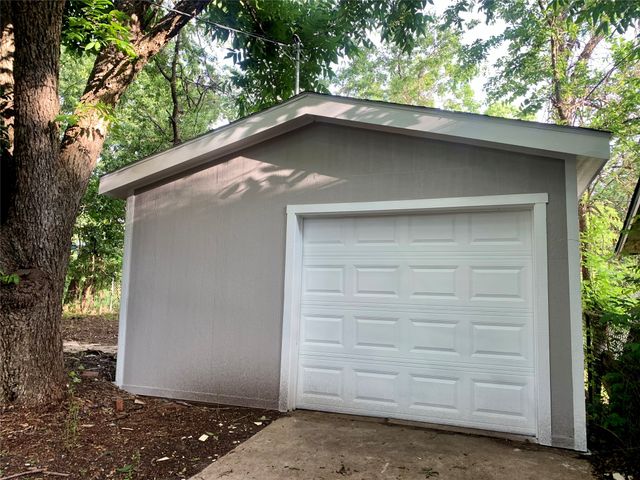 2628 Wilkinson Avenue, Fort Worth, TX 76103