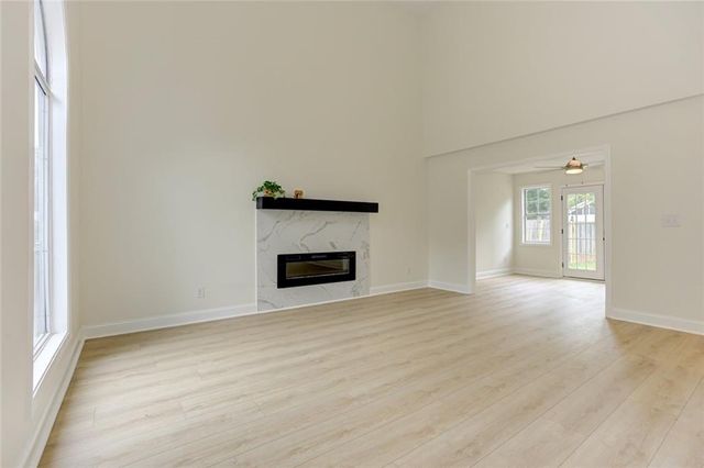 1039 Boardwalk Drive, Lawrenceville, GA 30044