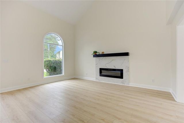 1039 Boardwalk Drive, Lawrenceville, GA 30044