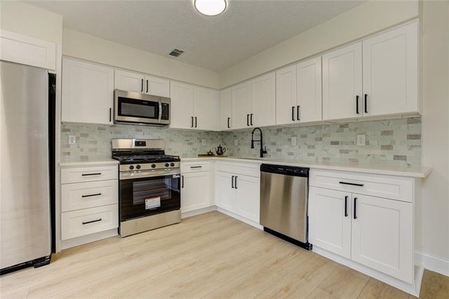 1039 Boardwalk Drive, Lawrenceville, GA 30044